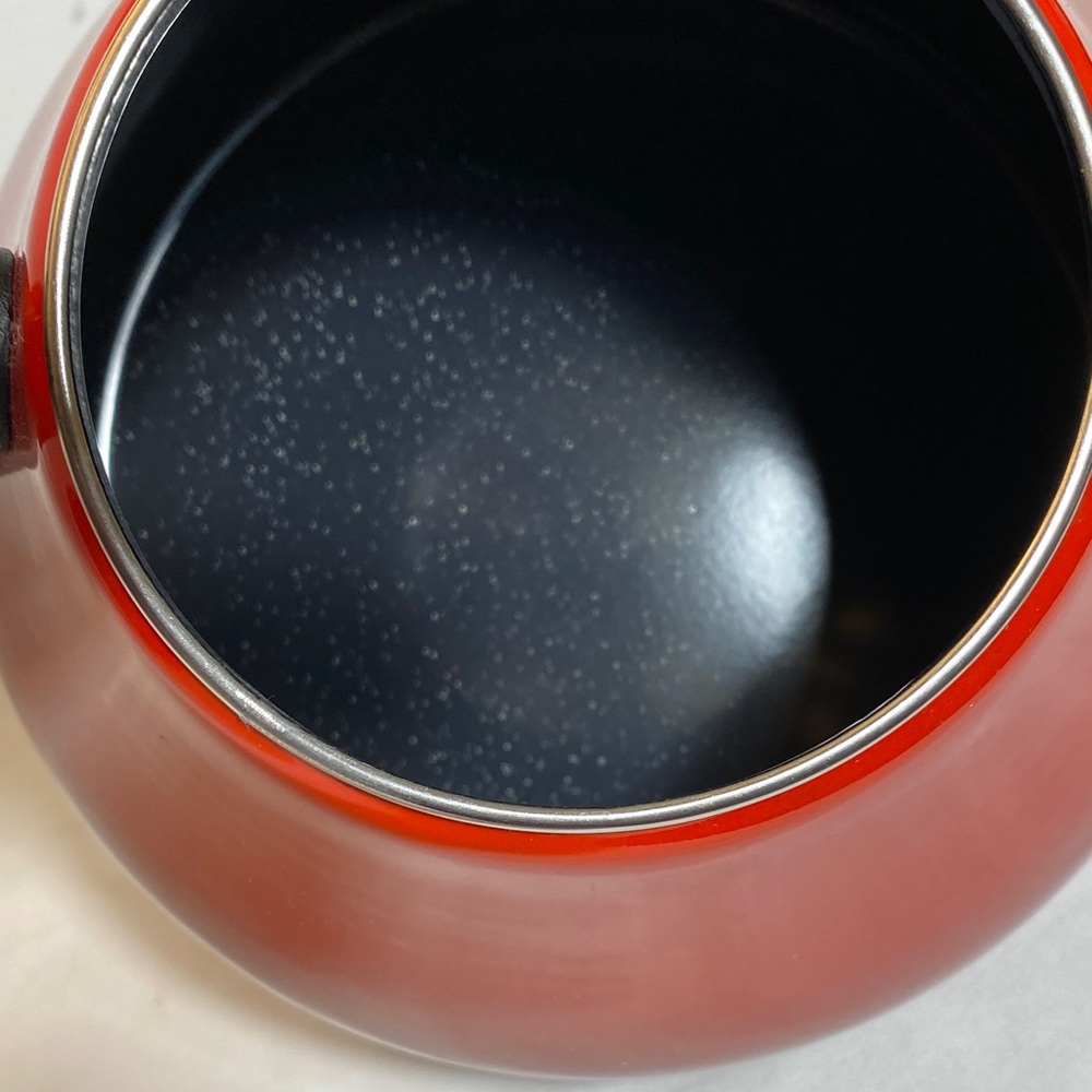 Le Creuset Red Ombré Whistling Enamel Tea Kettle - Picture 11 of 14